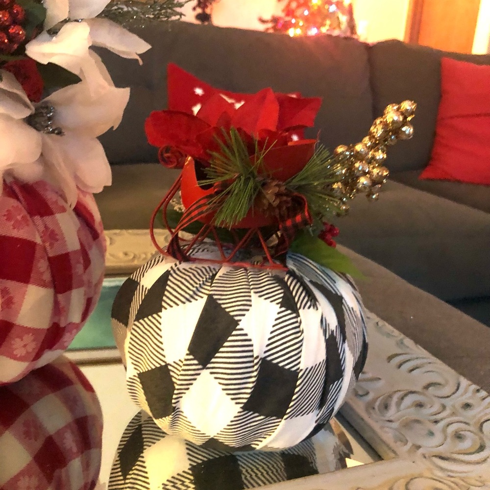 Embellished holiday decor w/sled.